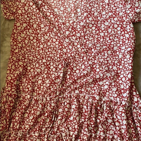 red floral ruffled dress - Picture 3 of 5